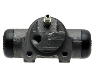 BOMBA LATERAL DE FRENO 9025