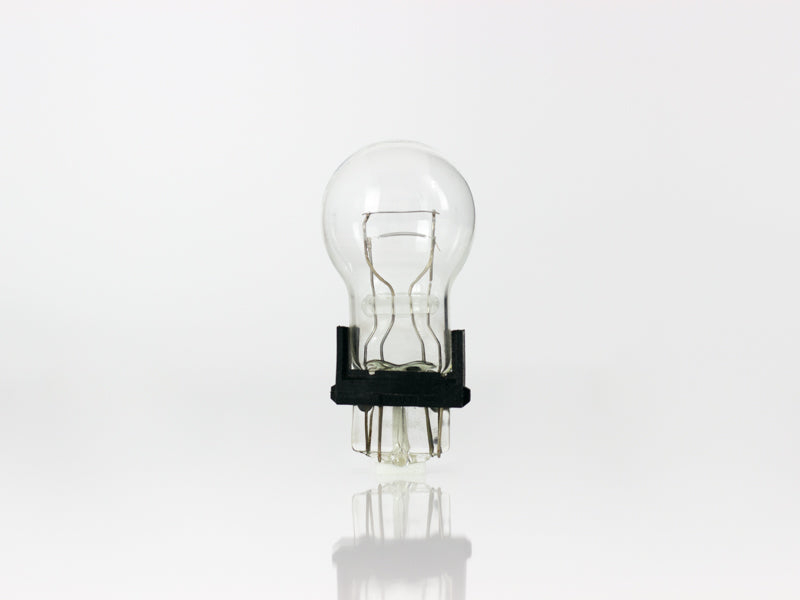 FOCO 12V CON BASE DE PLASTICO 3157